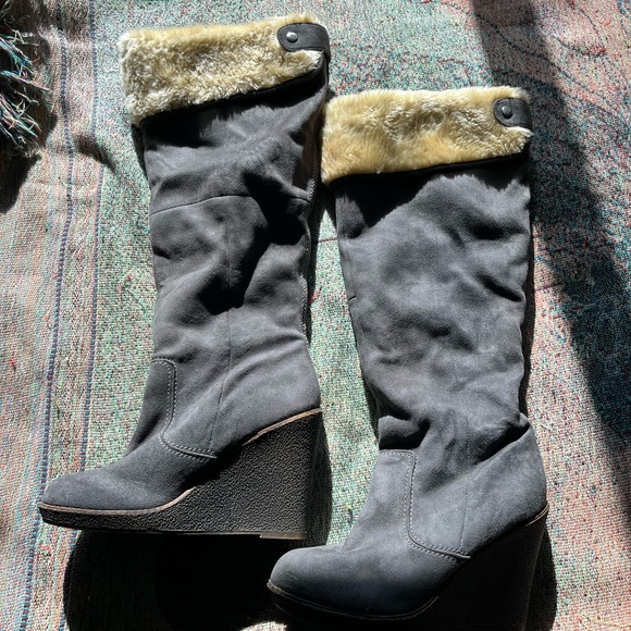 Zigi Soho Shoes - Zigi Soho Gray Cream Faux Fur Wedge Under The Knee Boots Suede Finish SZ 8.5